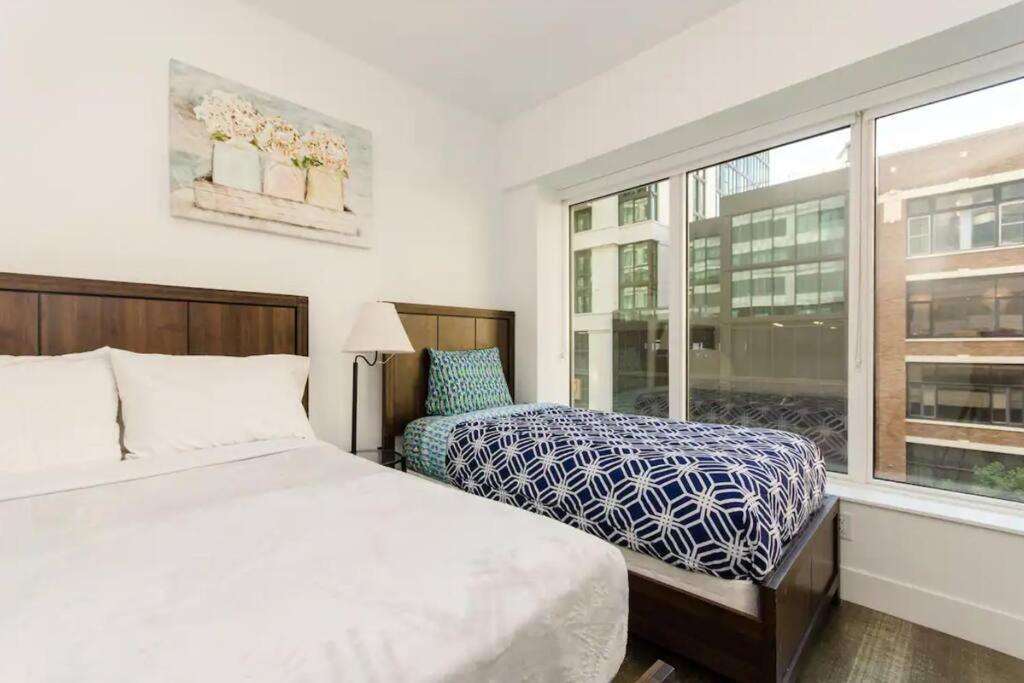 Apartment Stylish 3bed Highrise With Pool, Spa, Rooftop Deck