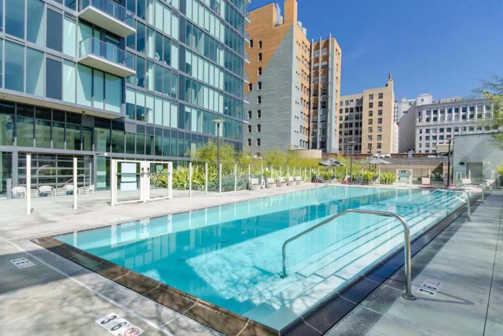 Appartement Stylish 3bed Highrise With Pool, Spa, Rooftop Deck *