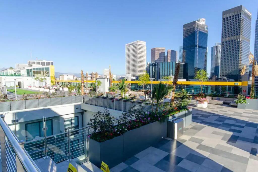 Appartement Stylish 3bed Highrise With Pool, Spa, Rooftop Deck