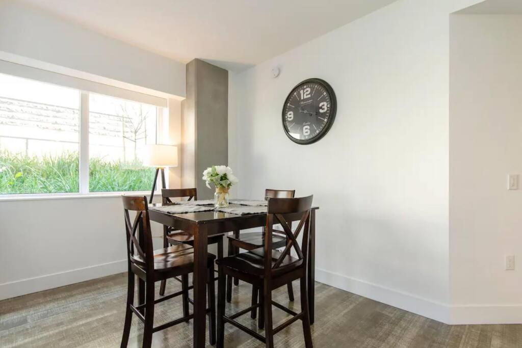 Appartement Stylish 3bed Highrise With Pool, Spa, Rooftop Deck *