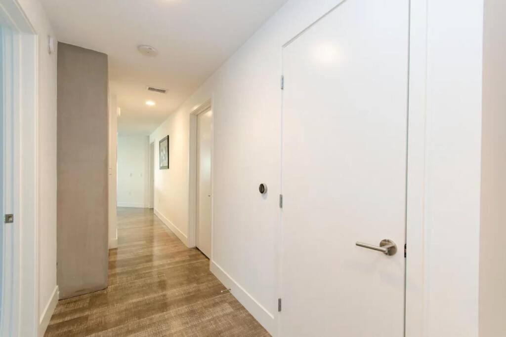 Appartement Stylish 3bed Highrise With Pool, Spa, Rooftop Deck *