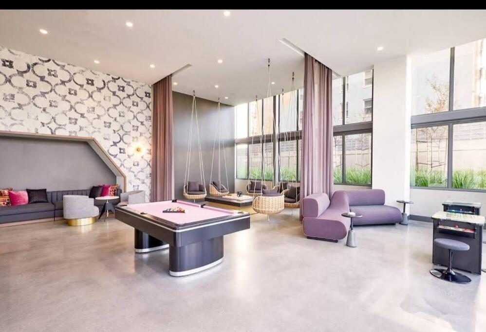 Appartement Stylish 3bed Highrise With Pool, Spa, Rooftop Deck *