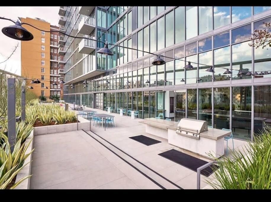 Appartement Stylish 3bed Highrise With Pool, Spa, Rooftop Deck *