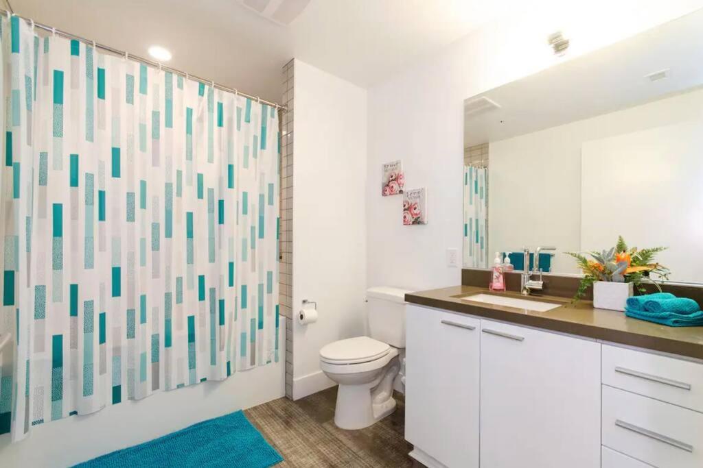 Appartement Stylish 3bed Highrise With Pool, Spa, Rooftop Deck