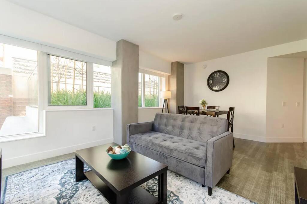 Appartement Stylish 3bed Highrise With Pool, Spa, Rooftop Deck
