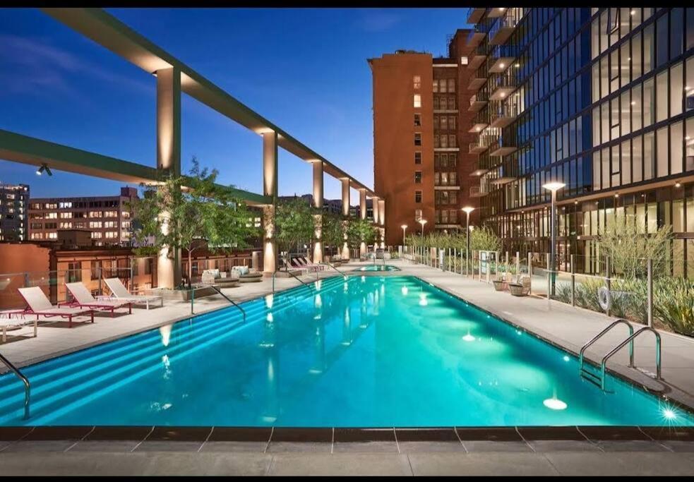 Appartement Stylish 3bed Highrise With Pool, Spa, Rooftop Deck Los Angeles