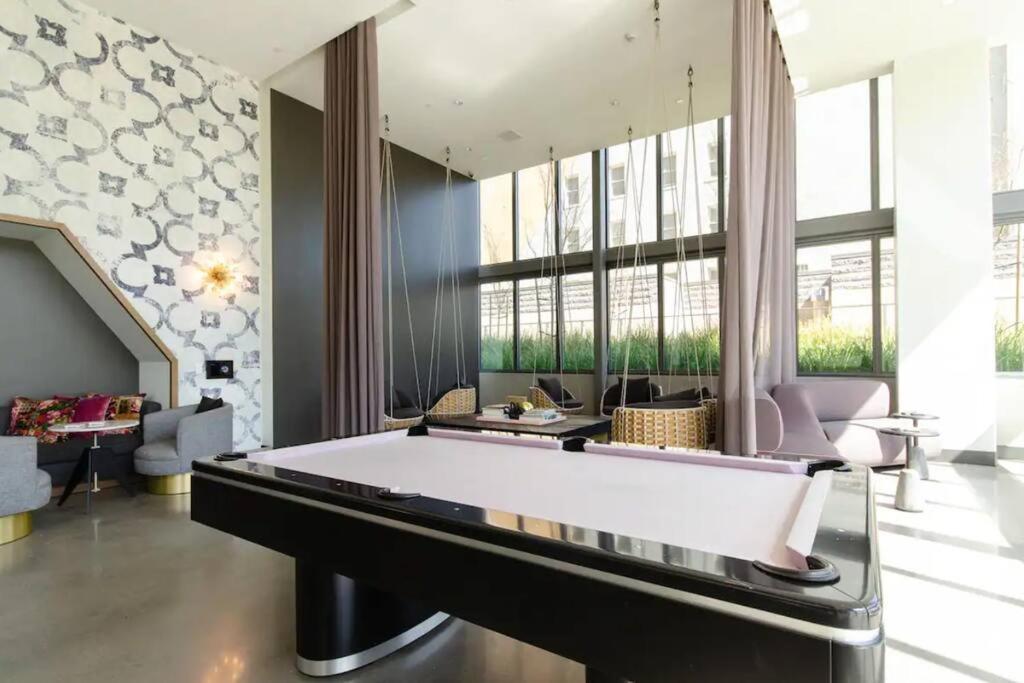 Appartement Stylish 3bed Highrise With Pool, Spa, Rooftop Deck Los Angeles