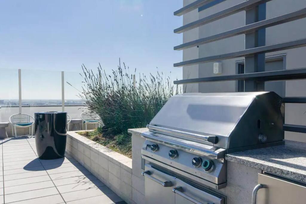 Appartement Stylish 3bed Highrise With Pool, Spa, Rooftop Deck