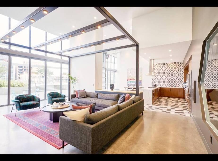 Appartement Stylish 3bed Highrise With Pool, Spa, Rooftop Deck *